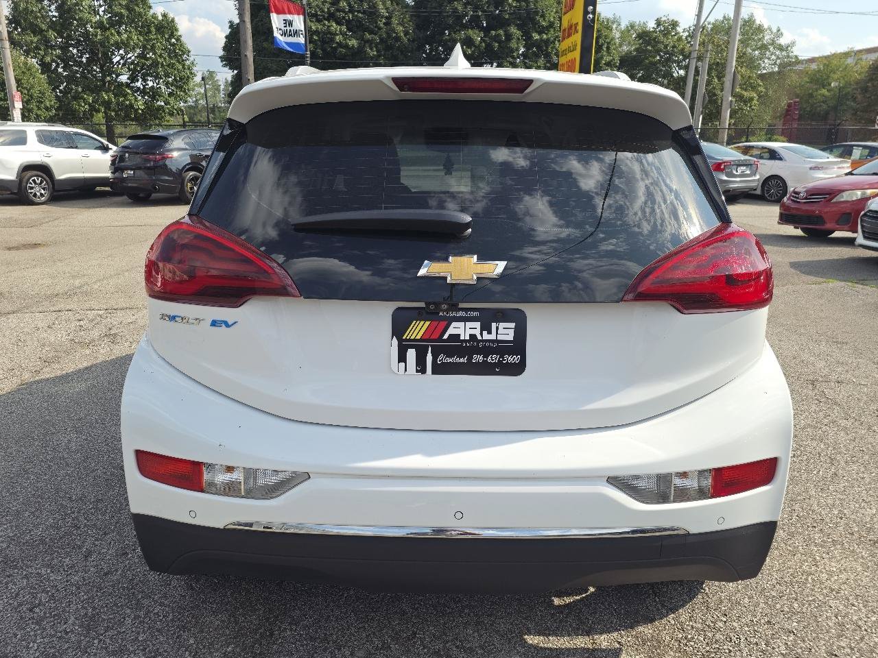 Used 2017 Chevrolet Bolt Premier w/ Driver Confidence II Package FWD image 6