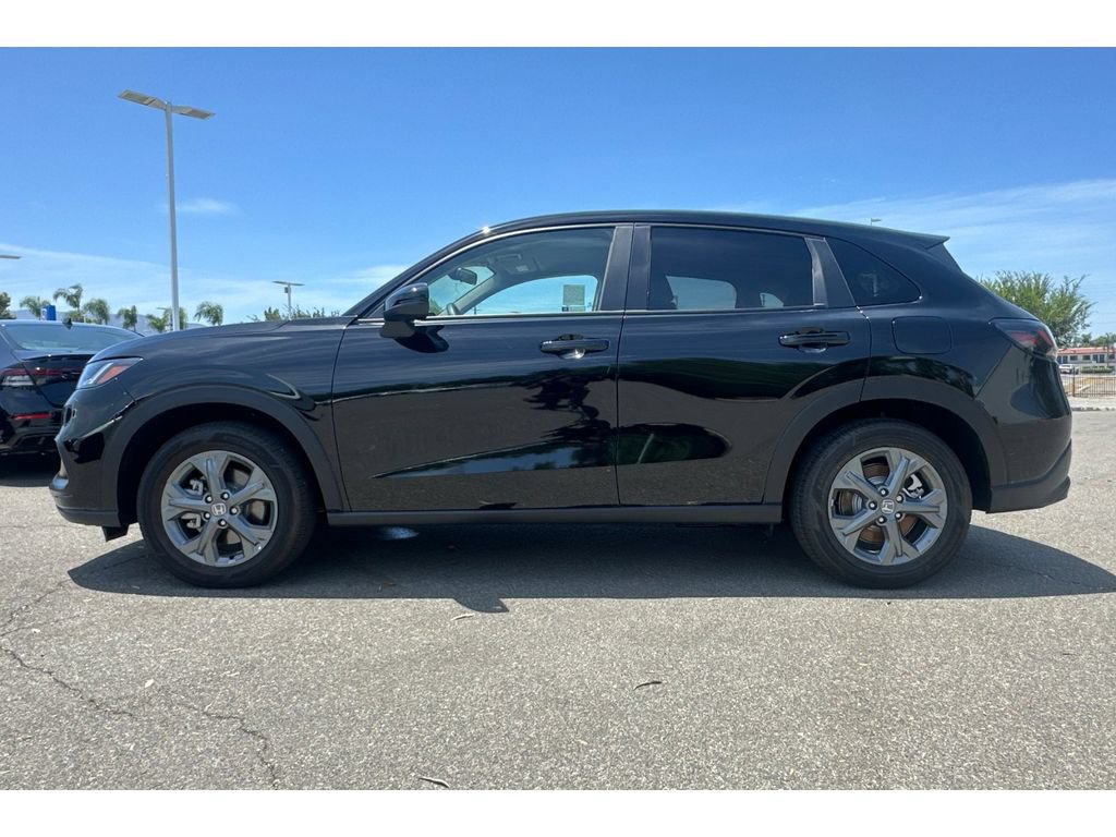 Used 2027 Honda HR-V LX image 2