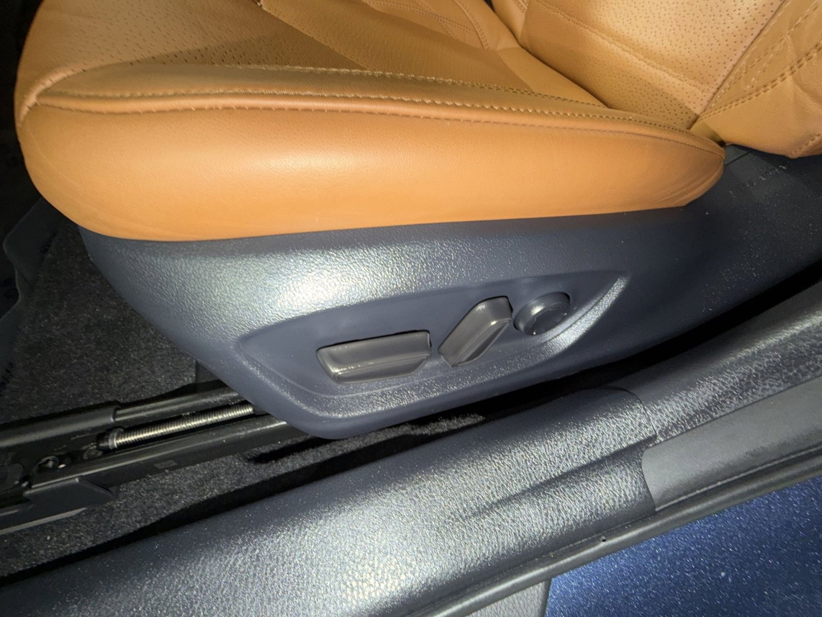 Used 2019 Toyota Avalon Limited w/ Advanced Safety Package image 14