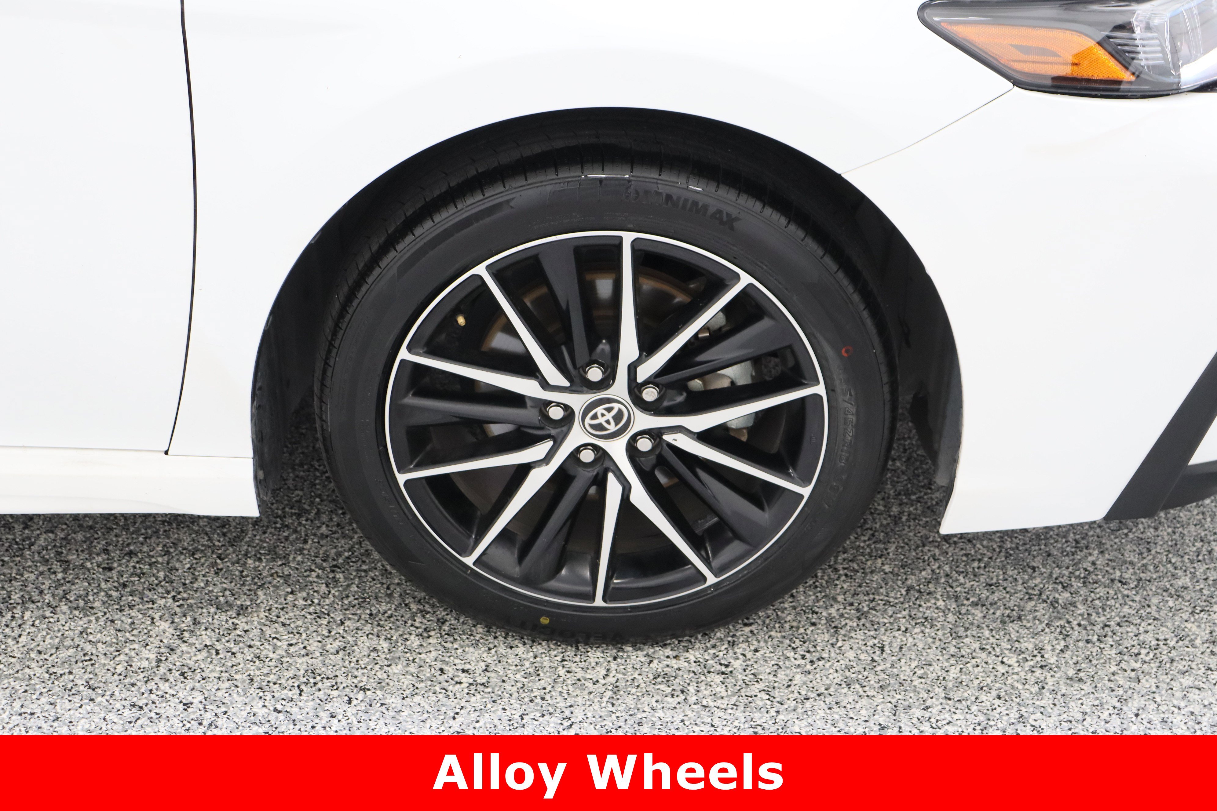 Used 2024 Toyota Camry SE image 5