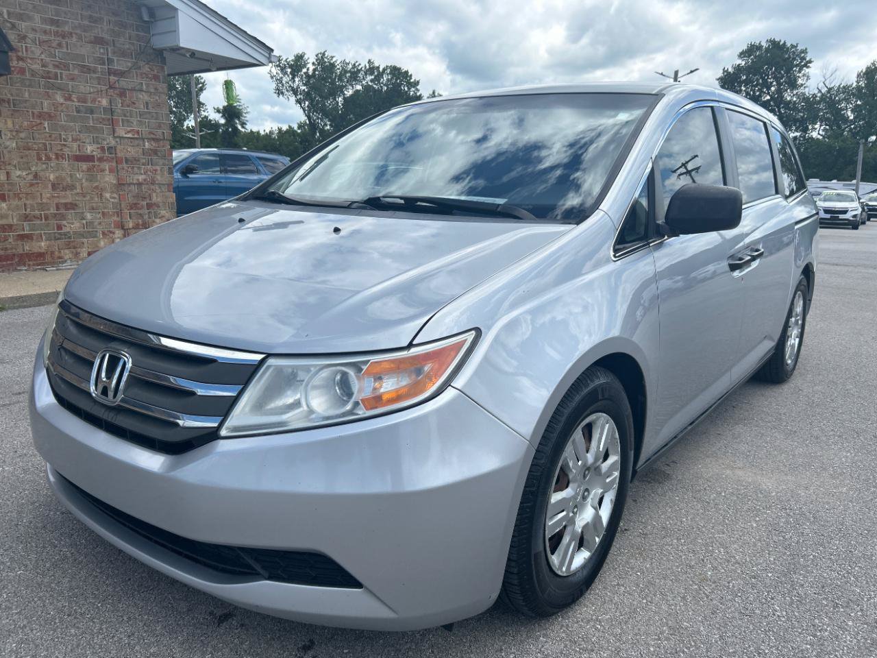 Used 2012 Honda Odyssey LX image 1