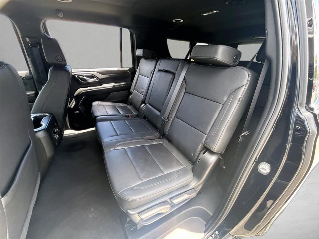 Used 2024 Chevrolet Suburban LT RWD image 27