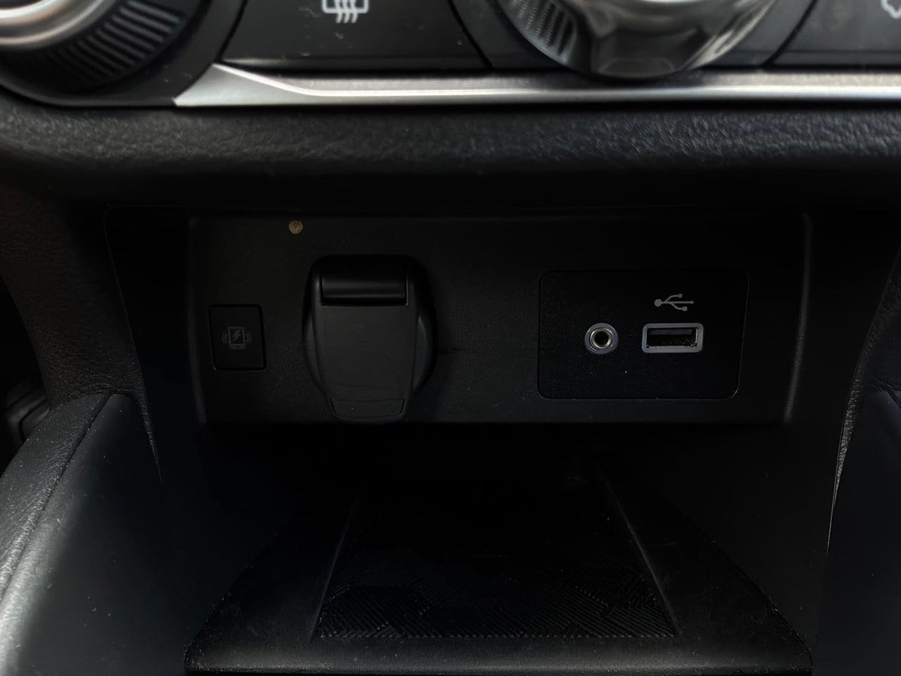 Used 2025 Nissan Versa SV FWD image 23