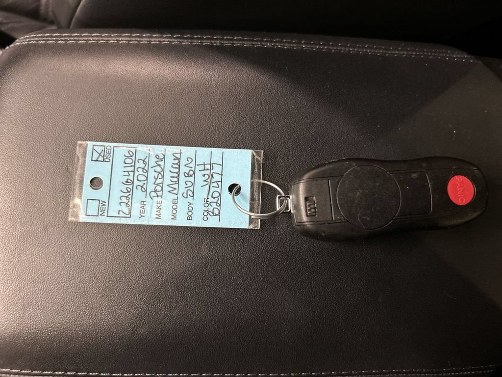 Certified 2022 Porsche Macan S AWD/4WD image 12