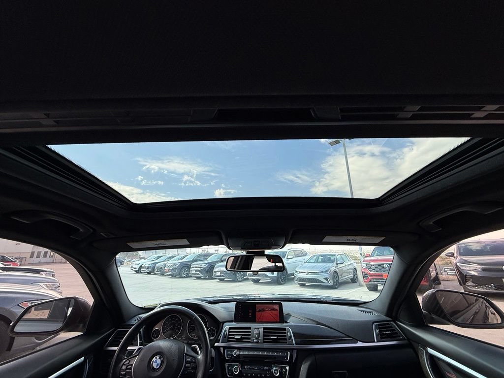 Used 2018 BMW 330i Sedan RWD image 18