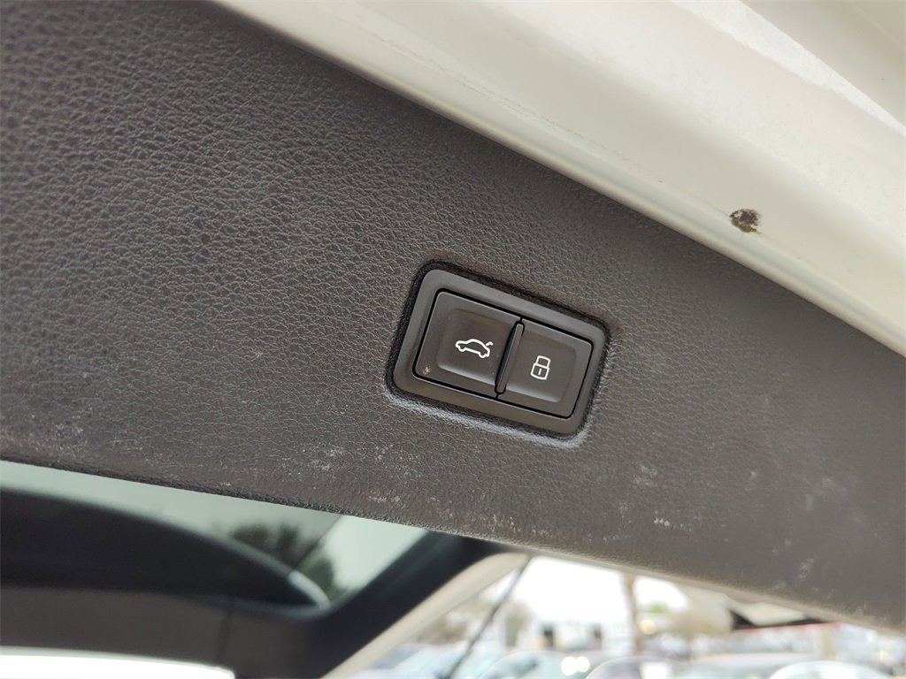 Used 2017 Audi Q7 3.0T Premium Plus image 12