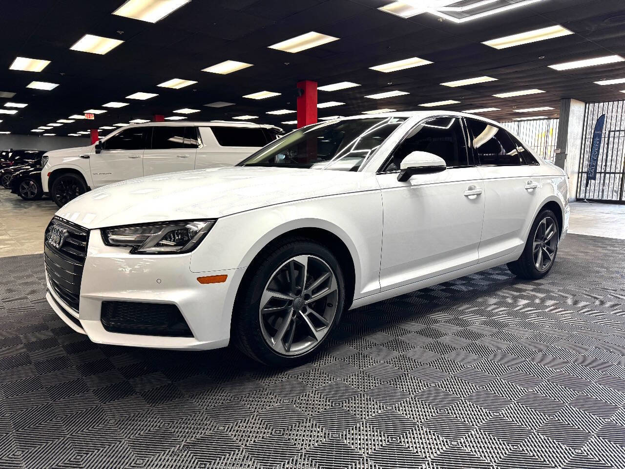 Used 2019 Audi A4 2.0T Premium image 7