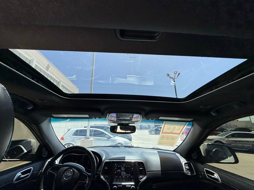 Used 2018 Jeep Grand Cherokee Altitude AWD/4WD image 15