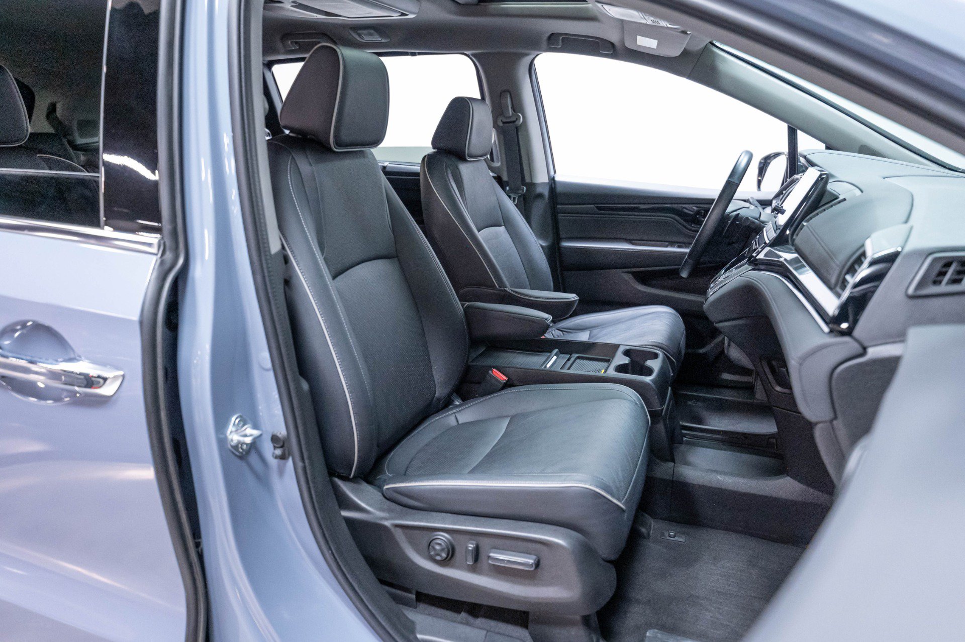 Used 2024 Honda Odyssey Elite image 45