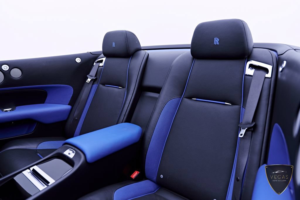 Used 2019 Rolls-Royce Dawn RWD image 57
