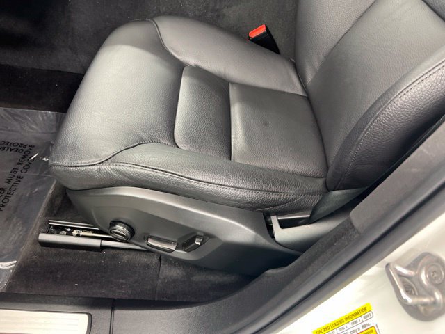 Certified 2024 Volvo XC60 B5 Plus w/ Protection Package Premier AWD/4WD image 14
