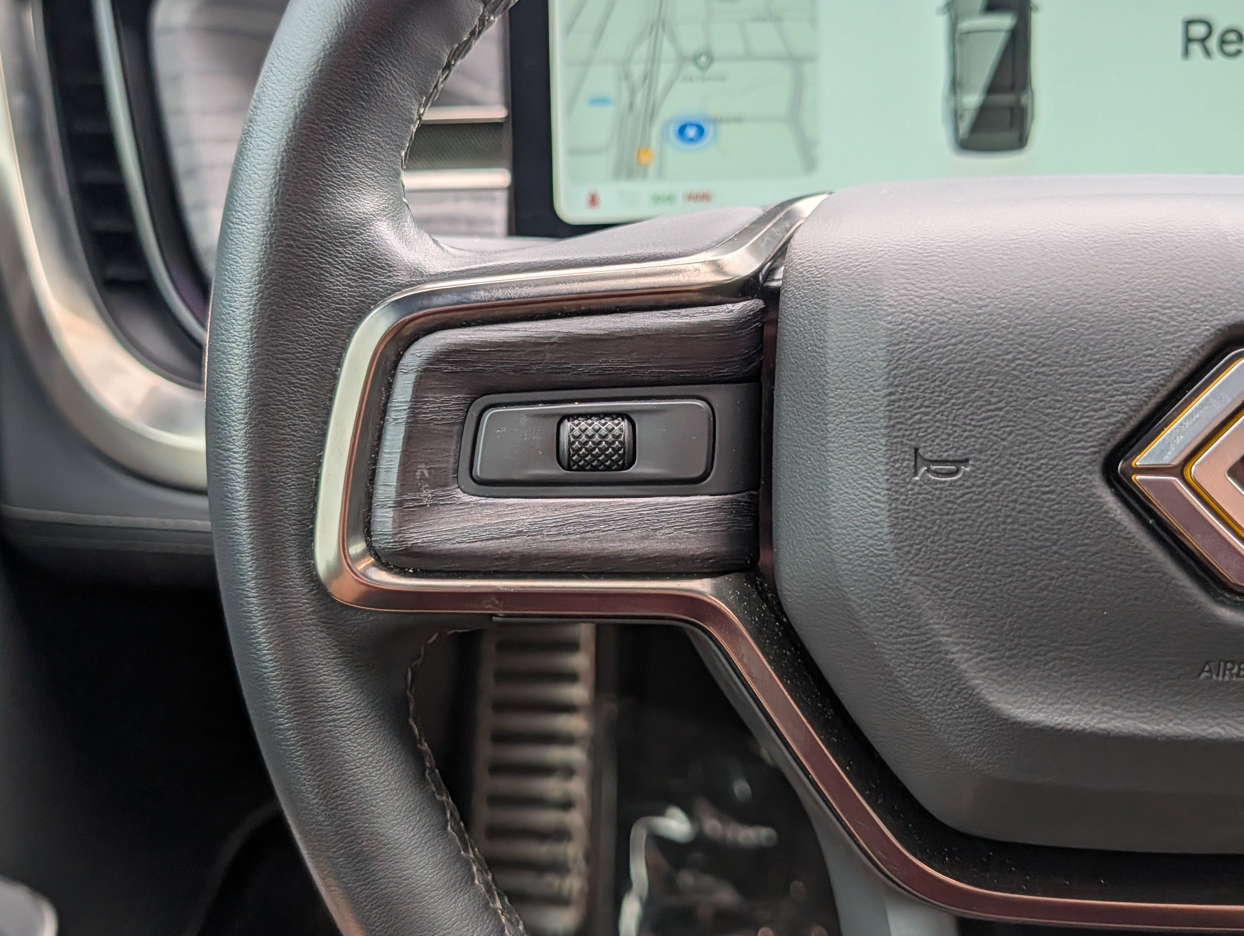 Used 2023 Rivian R1S Adventure AWD/4WD image 31