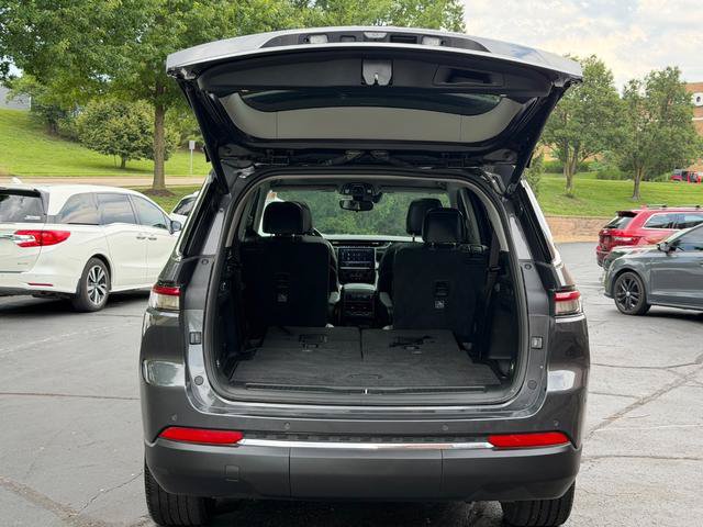 Used 2021 Jeep Grand Cherokee L Limited AWD/4WD image 4