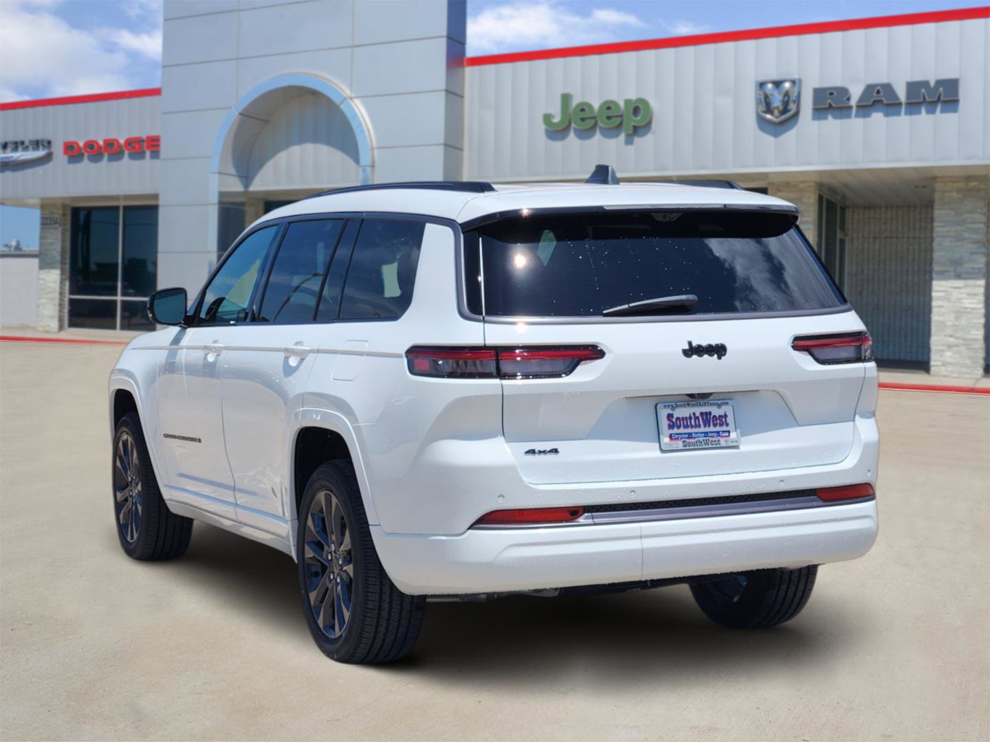 New 2026 Jeep Grand Cherokee L Limited AWD/4WD image 4