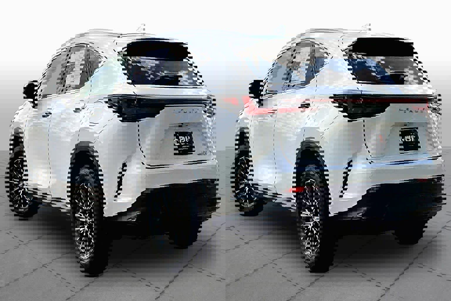 Used 2025 Lexus NX 250 FWD w/ Towing Package (2000 Lbs) image 10