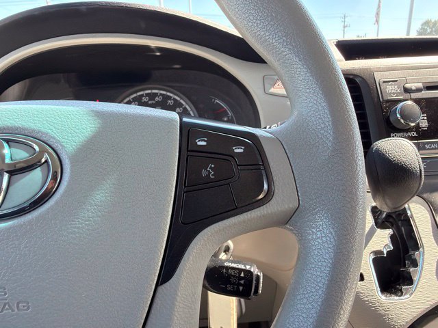 Used 2014 Toyota Sienna LE FWD image 40