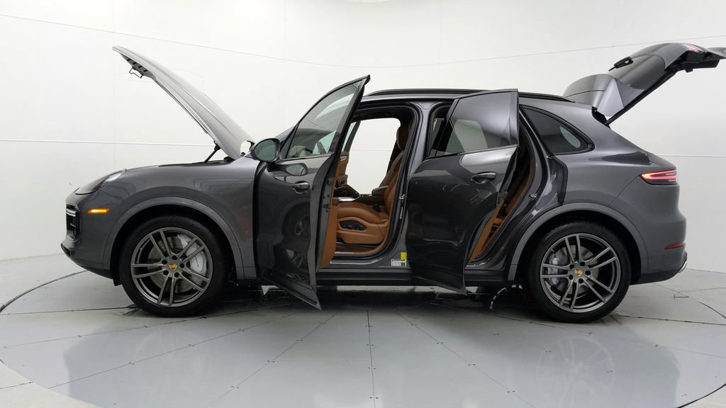 Certified 2023 Porsche Cayenne Turbo AWD/4WD image 13