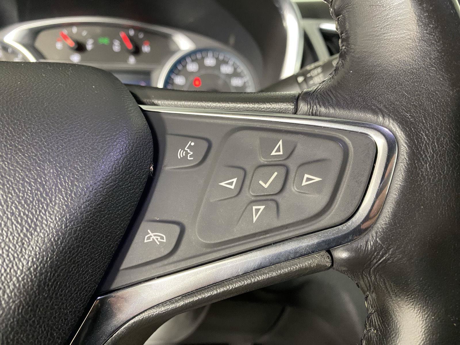 Used 2019 Chevrolet Equinox LT FWD image 17