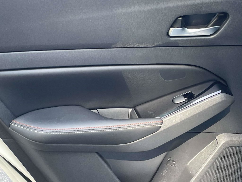 Used 2023 Nissan Altima 2.0 SR FWD image 11