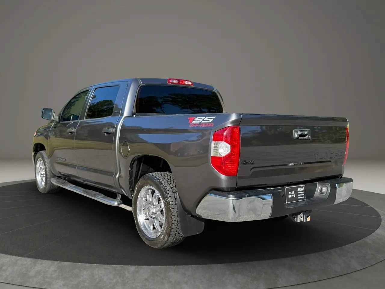 Used 2020 Toyota Tundra SR5 w/ SR5 Upgrade Package AWD/4WD image 4