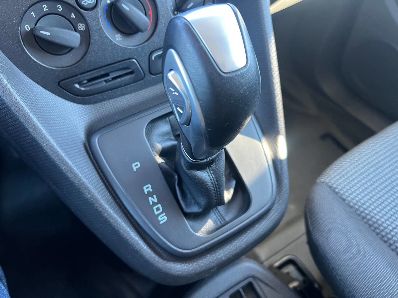 Used 2016 Ford Transit Connect XL image 13