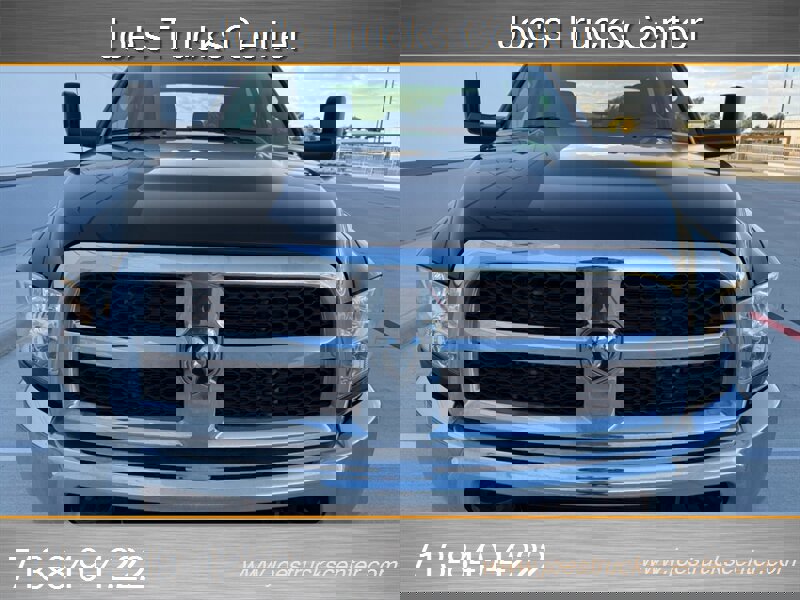 Used 2017 RAM 3500 Tradesman w/ Chrome Appearance Group image 36