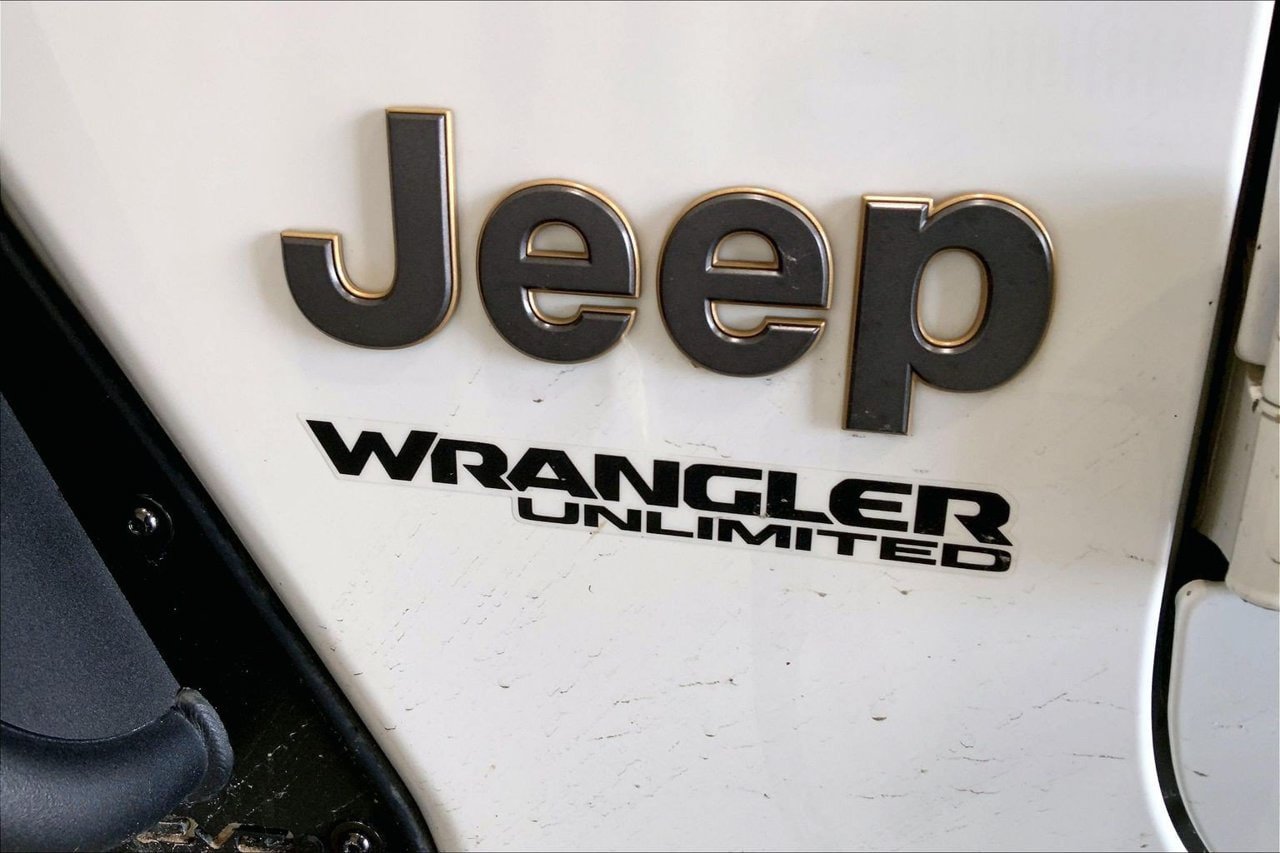 Used 2021 Jeep Wrangler Unlimited Rubicon w/ Trailer Tow Package AWD/4WD image 9