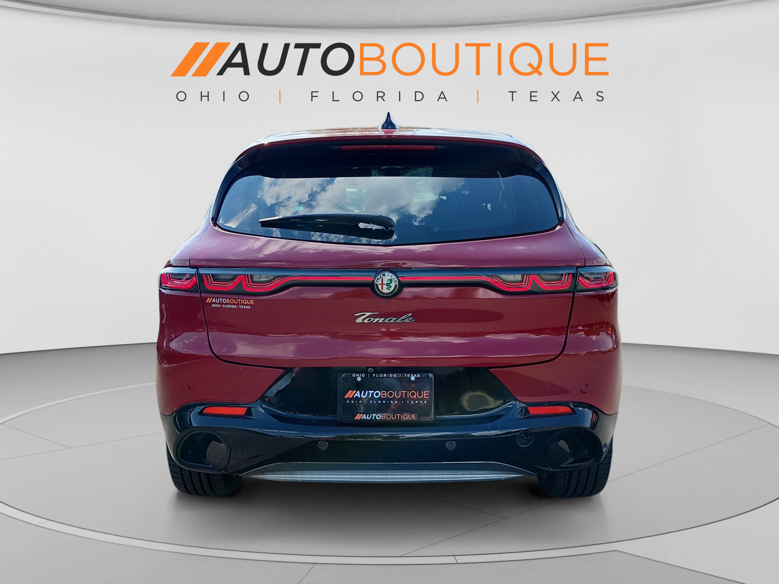 Used 2024 Alfa Romeo Tonale Ti w/ Premium Interior Package AWD/4WD image 4