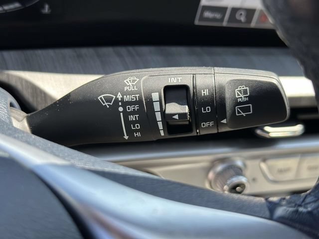Used 2023 Kia Telluride EX w/ EX Captain's Chair Package AWD/4WD image 27