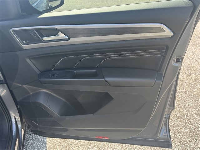 Used 2021 Volkswagen Atlas SEL Premium image 14