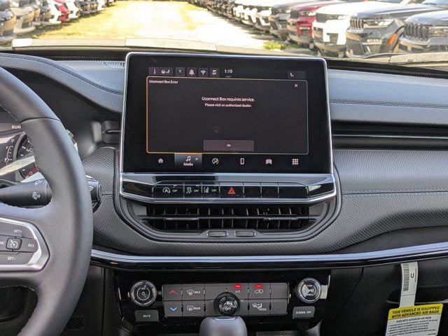 New 2026 Jeep Compass Latitude image 17