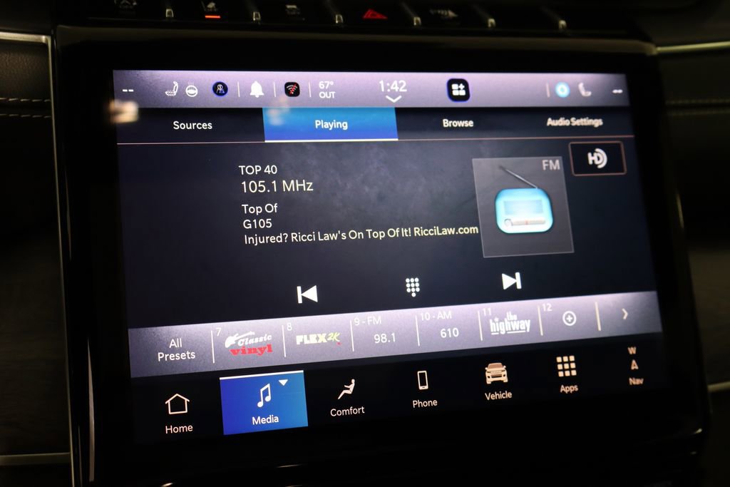 Used 2024 Jeep Grand Cherokee Limited w/ Black Appearance Package image 30