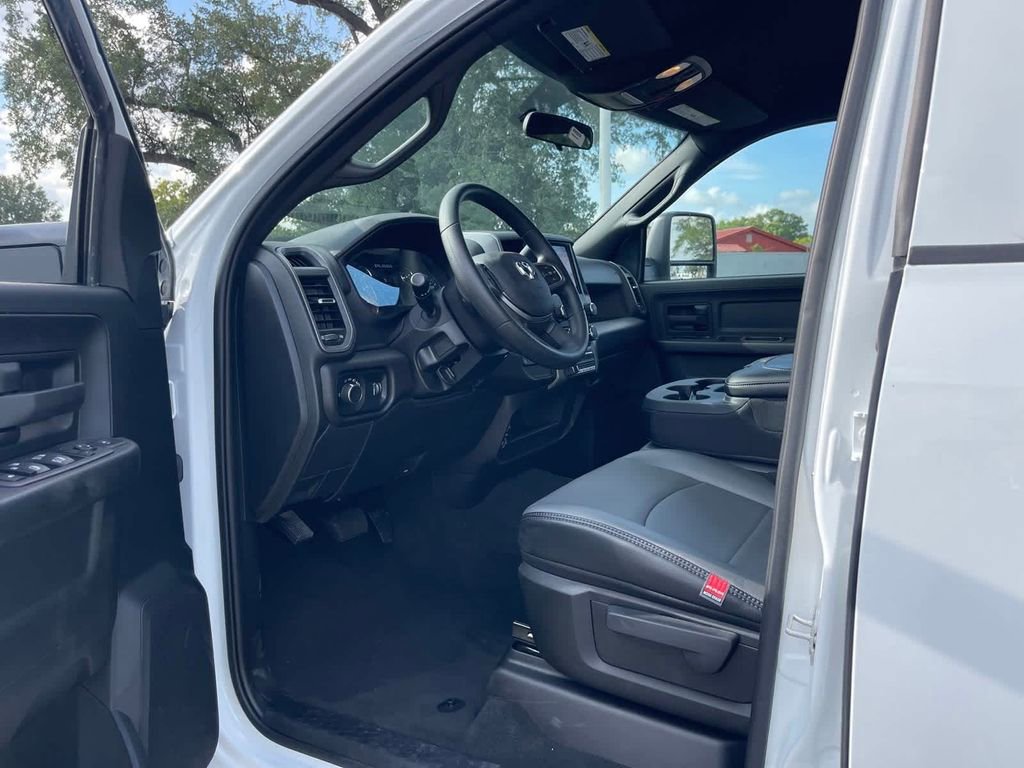 Used 2024 RAM 3500 Tradesman w/ Chrome Appearance Group image 13