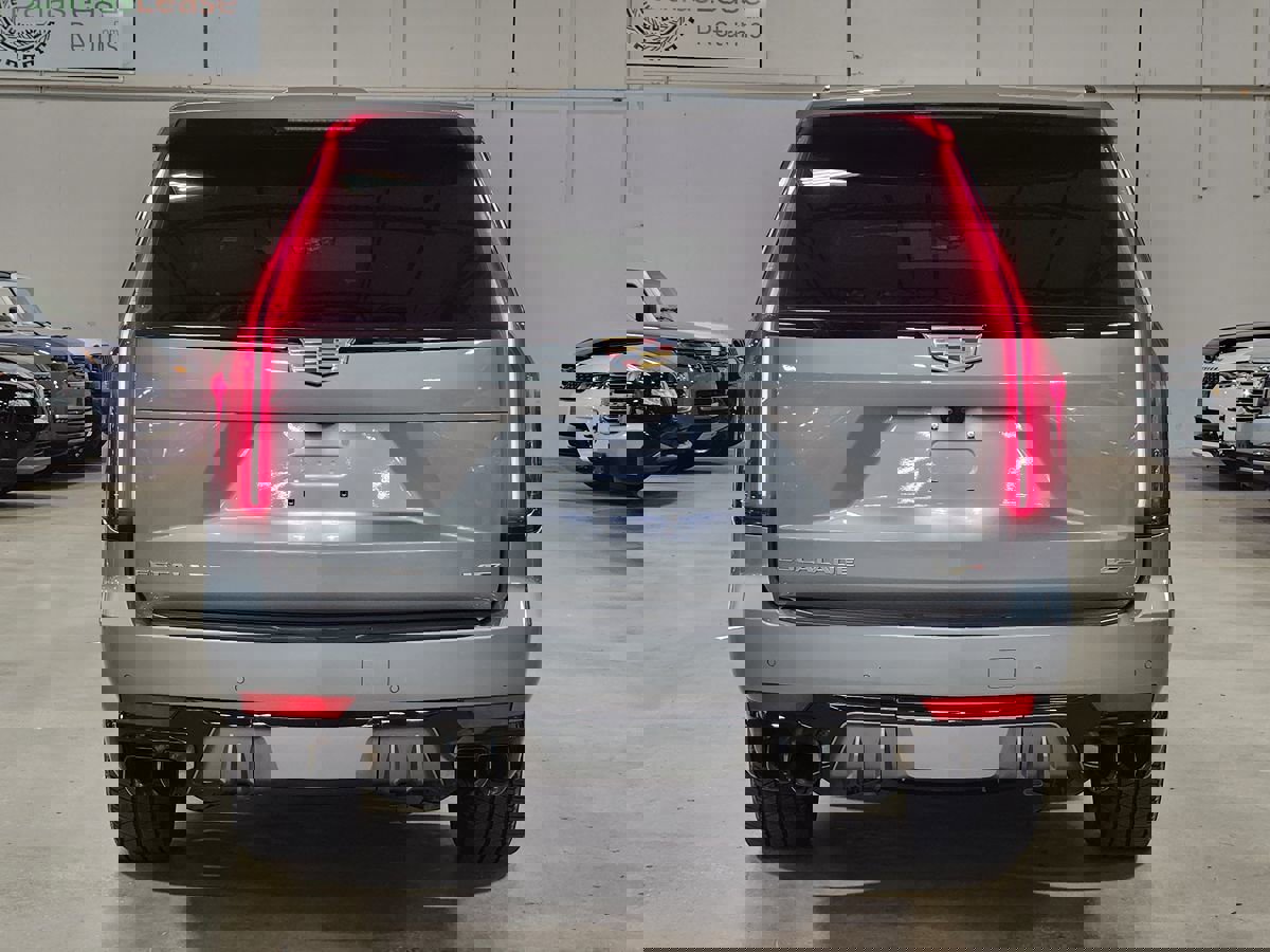Used 2023 Cadillac Escalade ESV V image 10