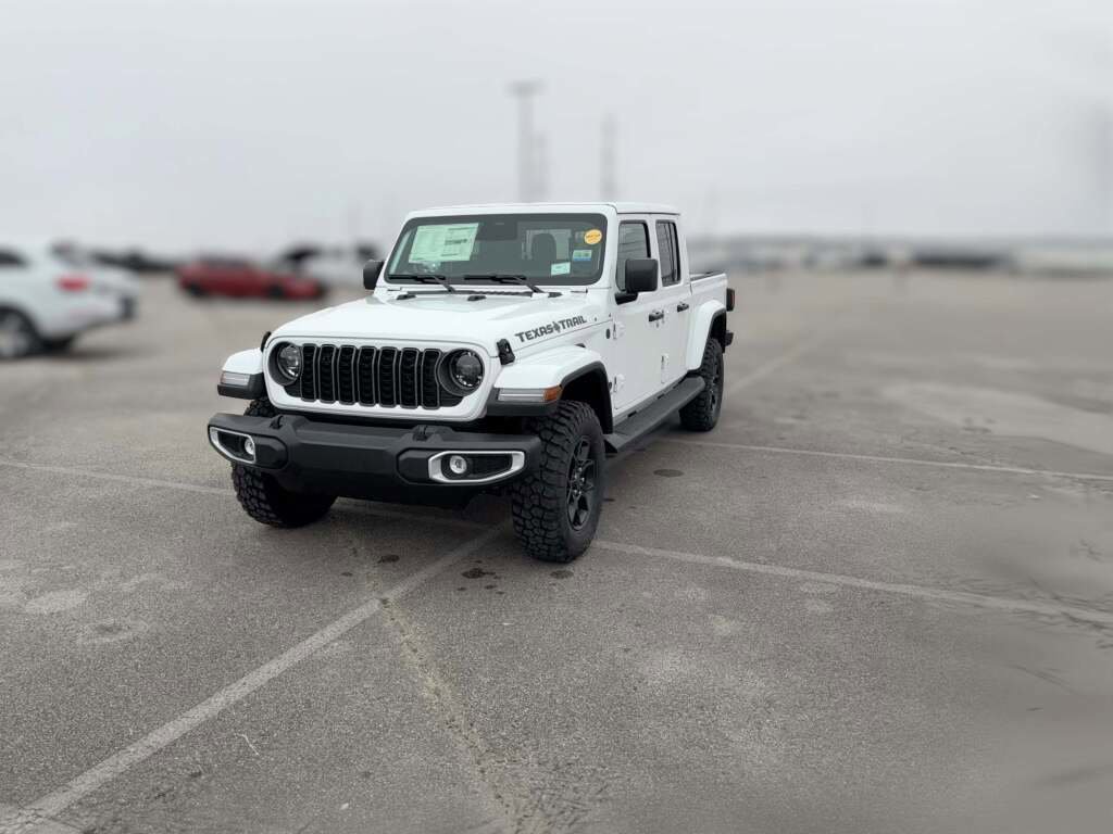 New 2026 Jeep Gladiator Sport image 3