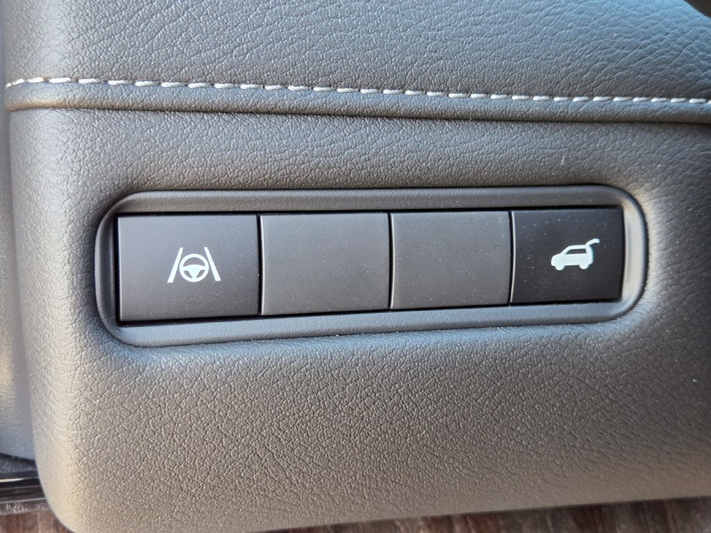 New 2026 Nissan Armada SL w/ Captain's Chari Seat Package AWD/4WD image 38