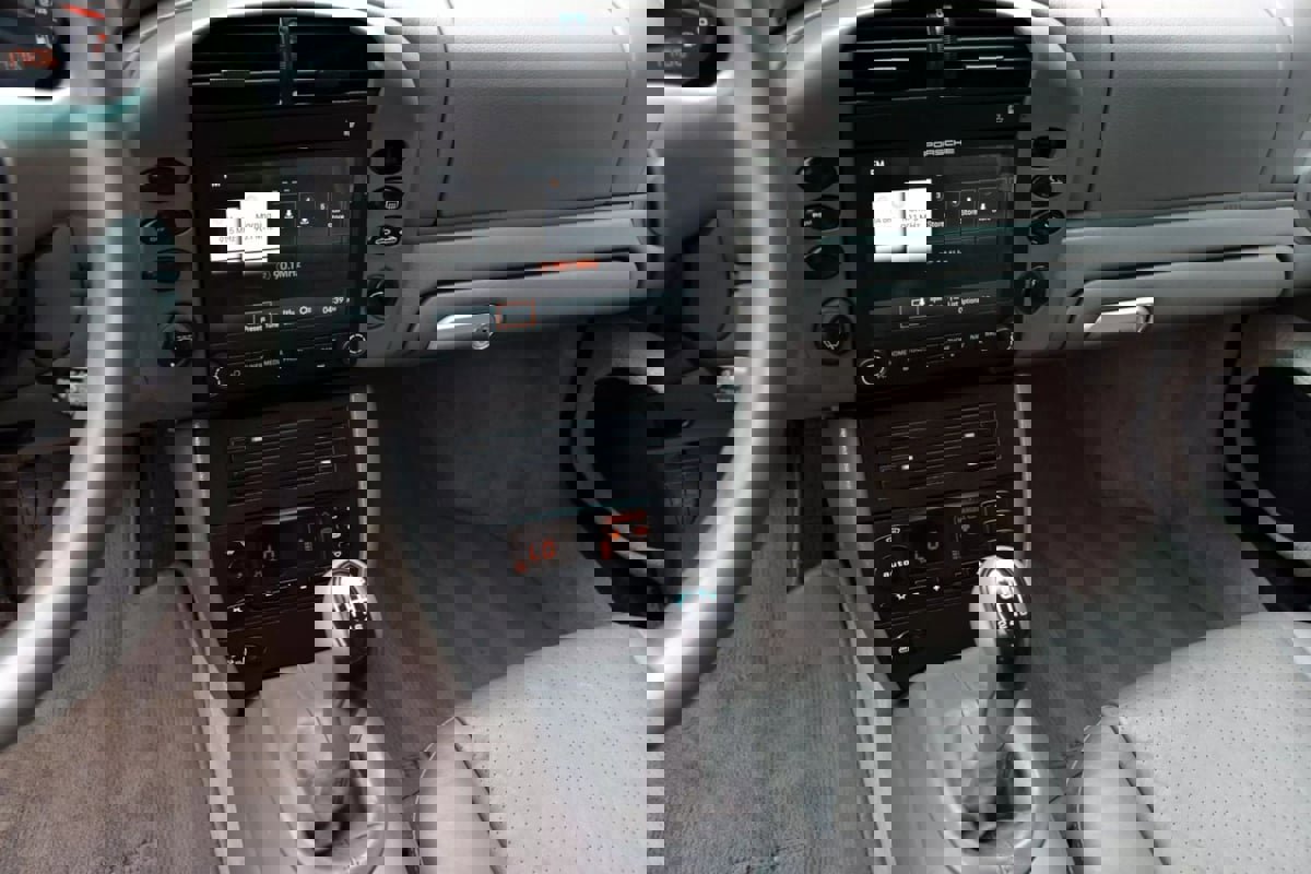 Used 2002 Porsche 911 Cabriolet image 21