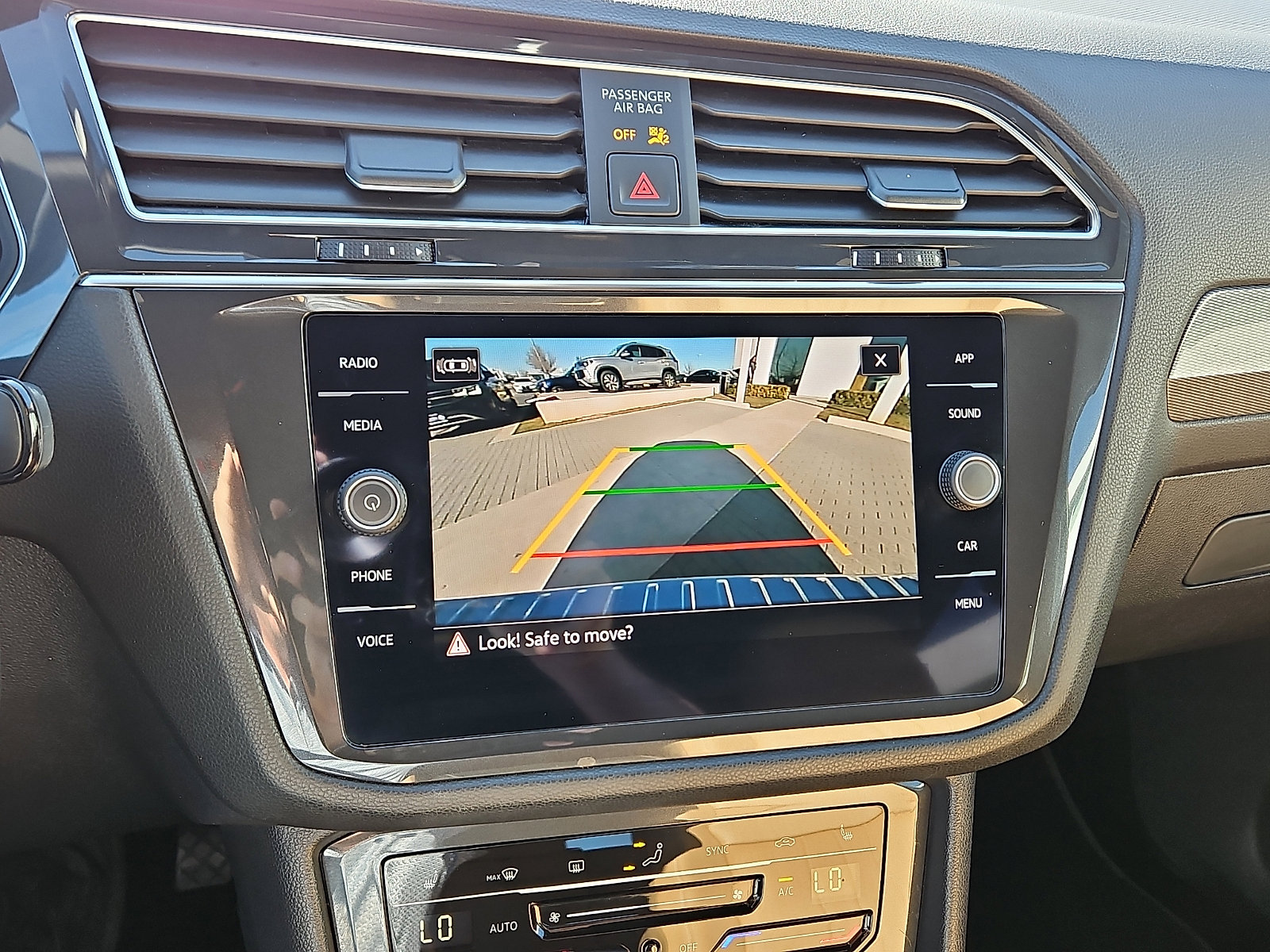 Certified 2023 Volkswagen Tiguan SE image 16