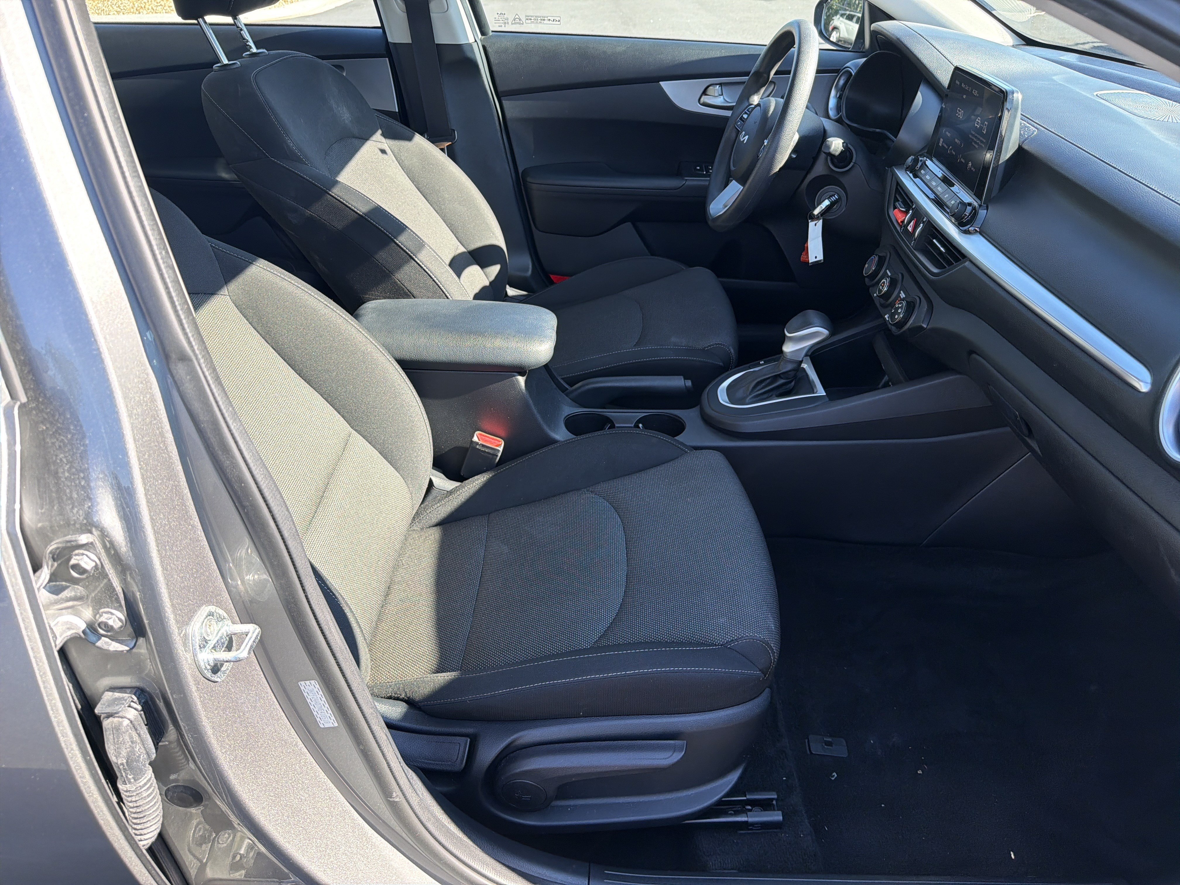 Certified 2022 Kia Forte LXS w/ LXS Technology Package FWD image 13