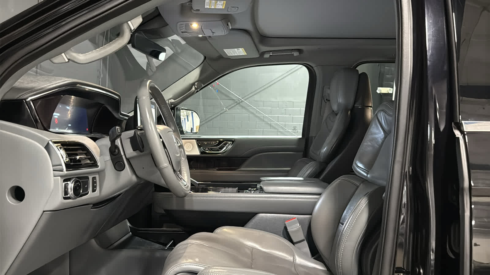 Used 2020 Lincoln Navigator Reserve w/ Equipment Group 208A Reserve AWD/4WD image 10