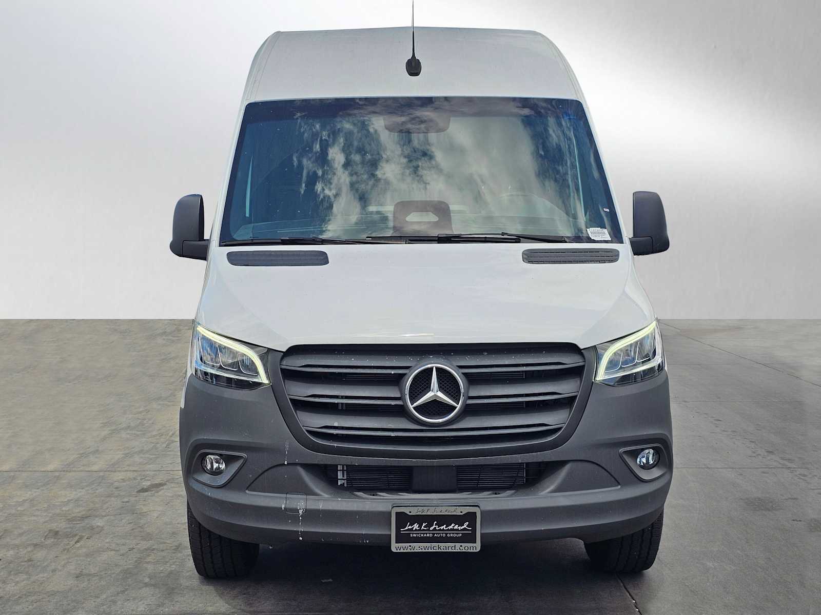 Used 2025 Mercedes-Benz Sprinter 2500 image 8