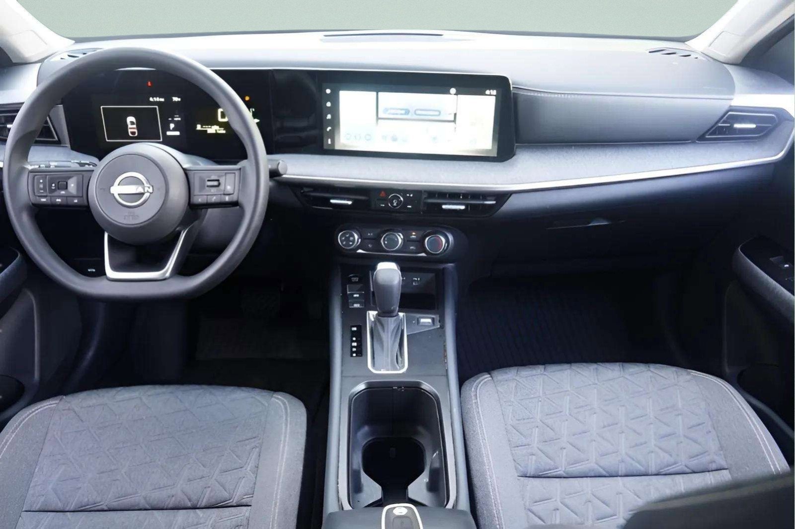 Used 2025 Nissan Kicks SV image 29