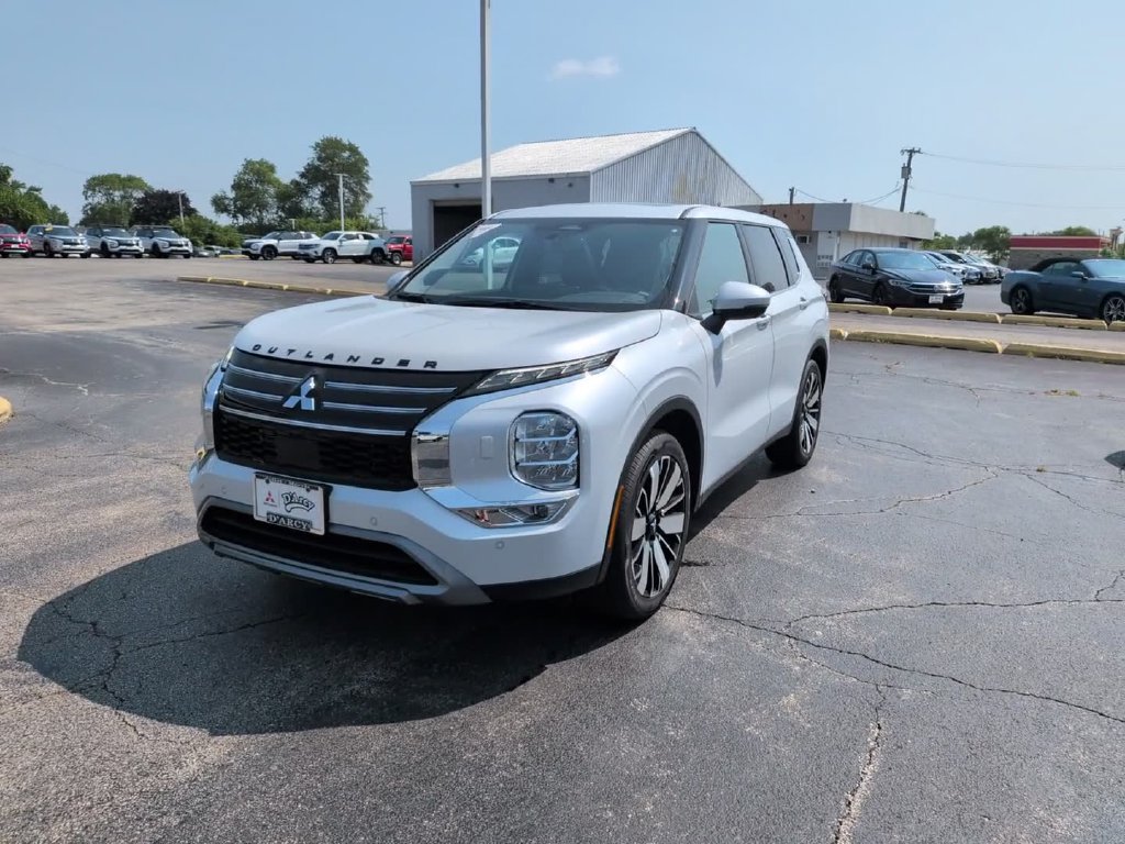 New 2026 Mitsubishi Outlander SE AWD/4WD image 2