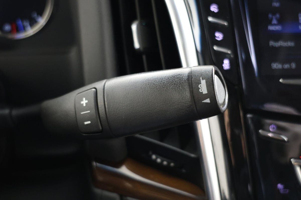 Used 2020 Cadillac Escalade Luxury AWD/4WD image 6