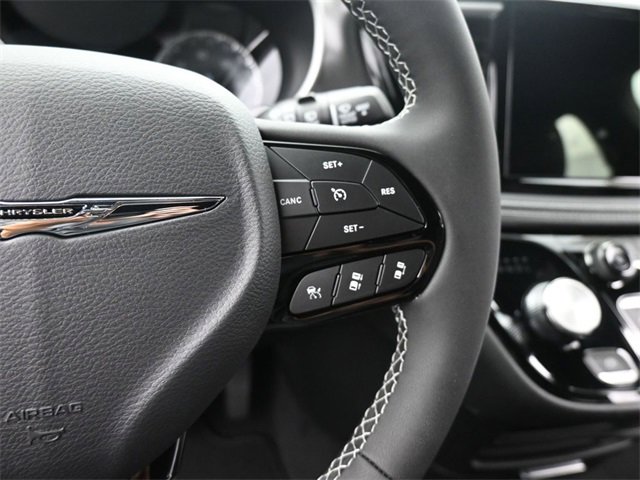 New 2026 Chrysler Pacifica Select image 32
