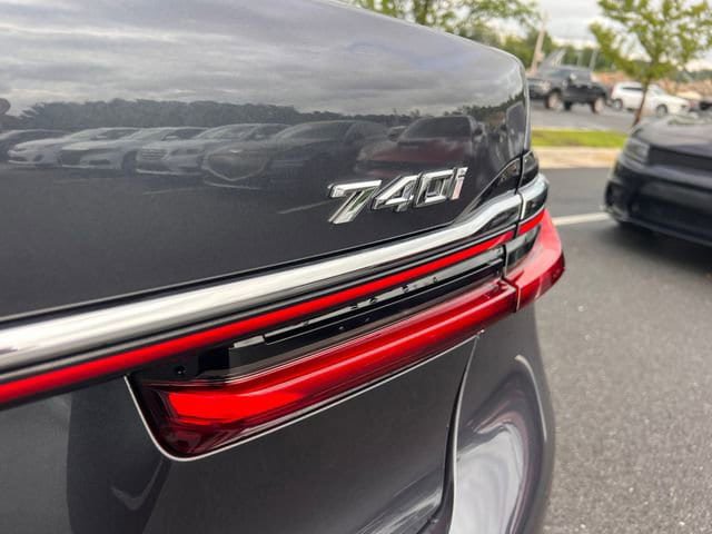 Used 2020 BMW 740i w/ Premium Package RWD image 41