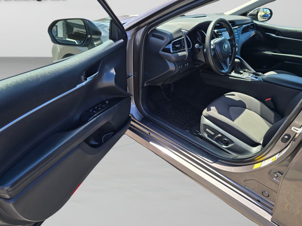 Used 2020 Toyota Camry LE FWD image 21