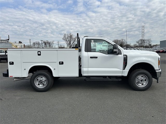 New 2025 Ford F250 XL w/ XL Chrome Package image 4