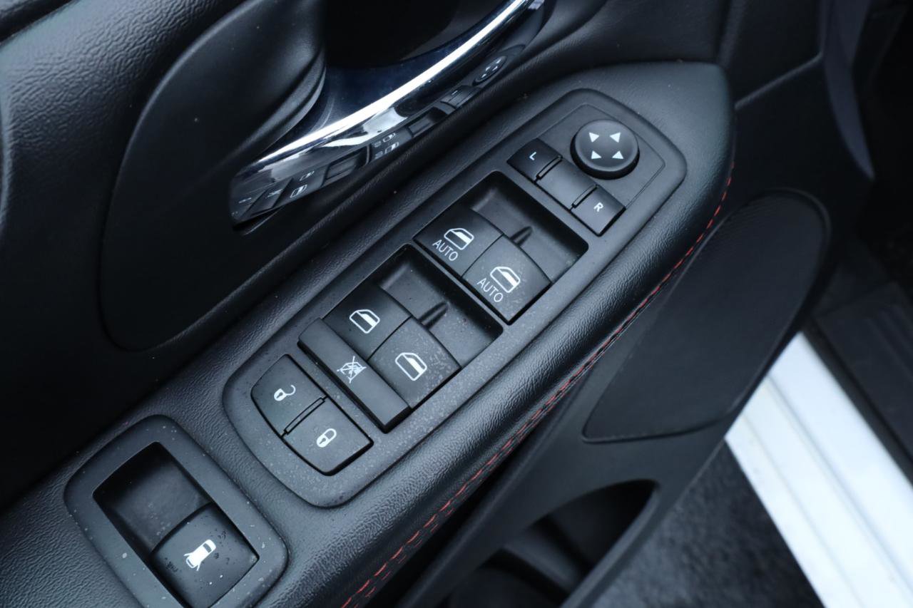 Used 2020 Dodge Grand Caravan GT image 26