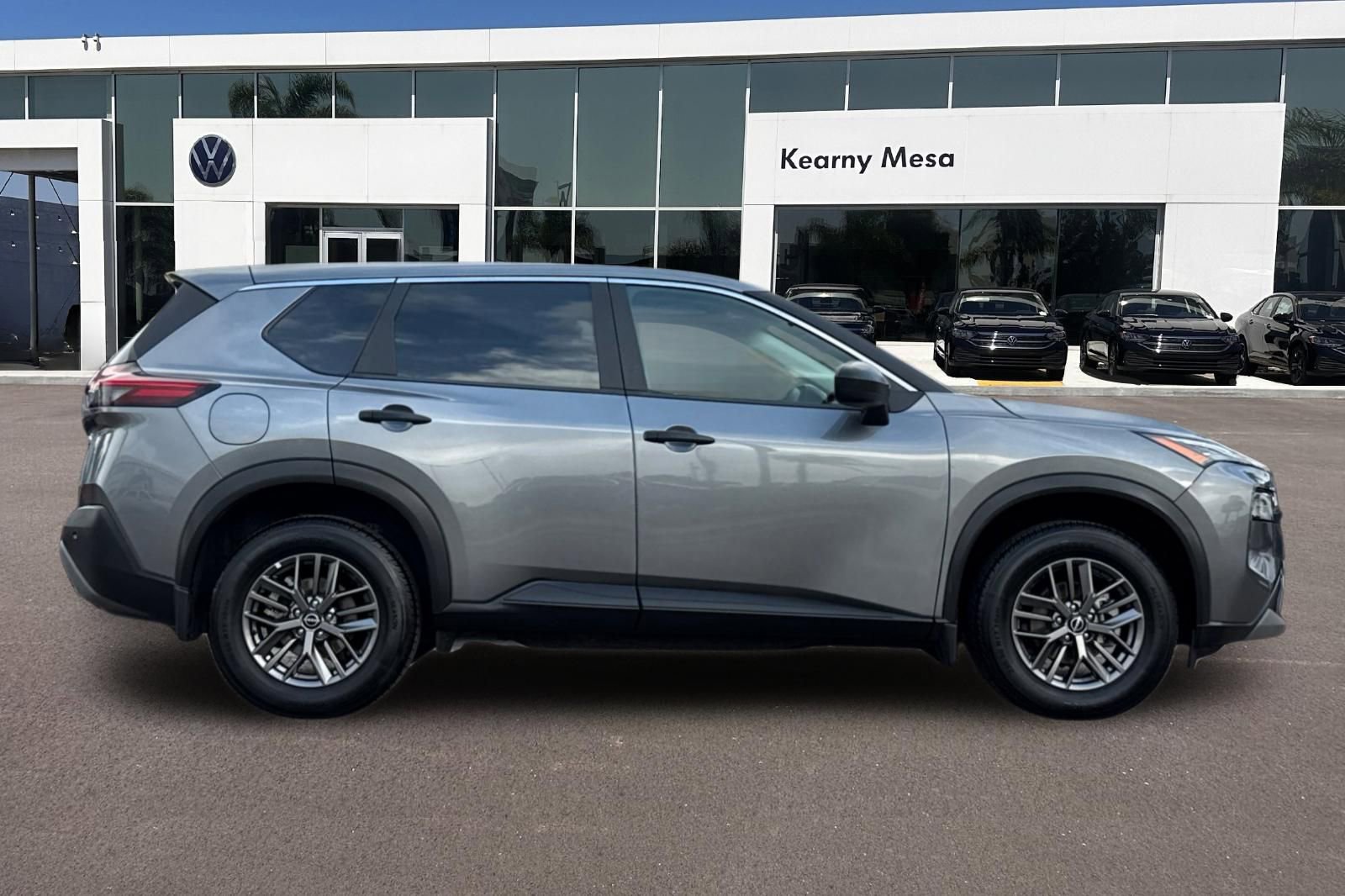 Used 2023 Nissan Rogue S image 3